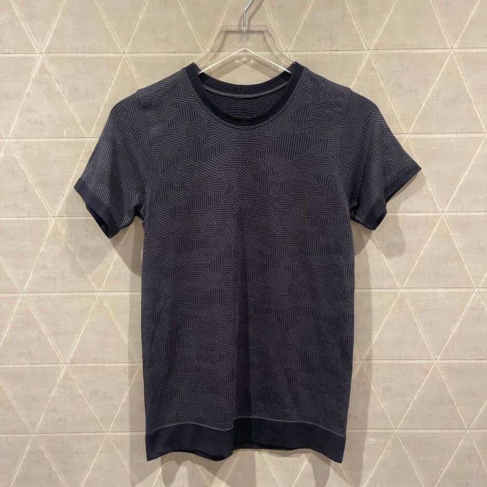 Lululemon Swiftly Breathe Short Sleeve Camo Vented Camo Black / Asphalt Grey 4 E